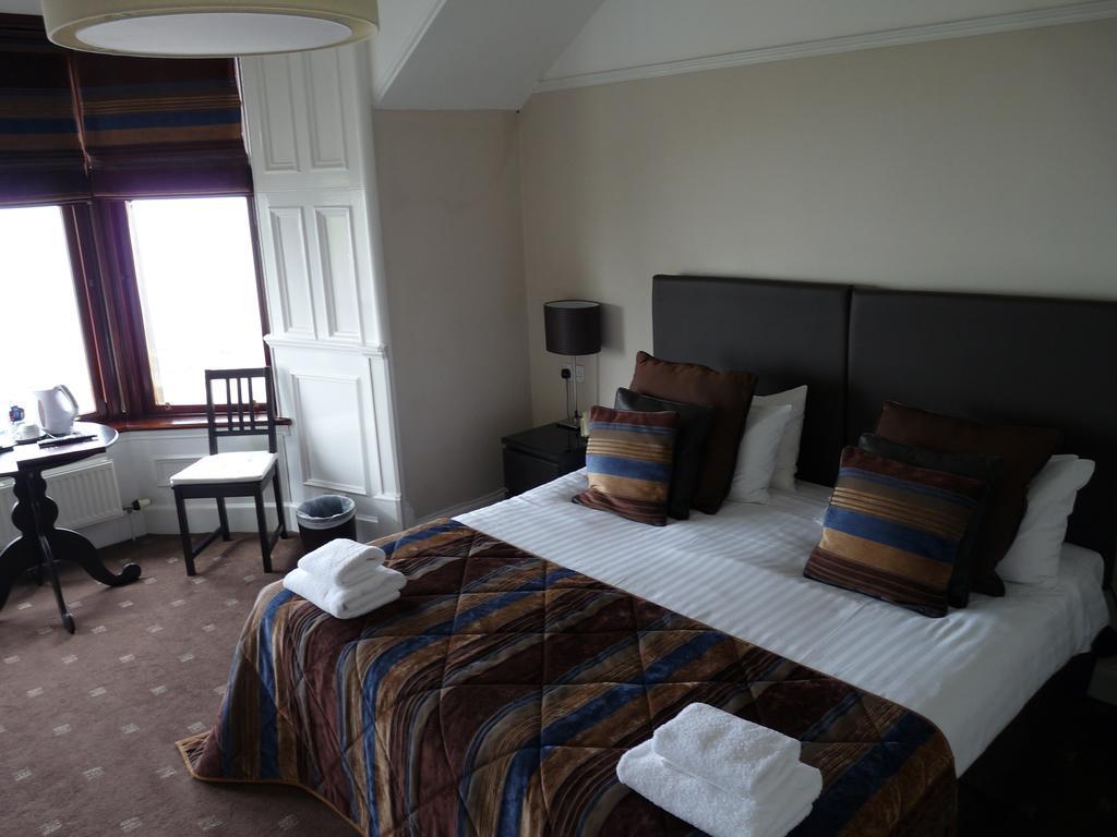 The Spinnaker Hotel Гурок Номер фото