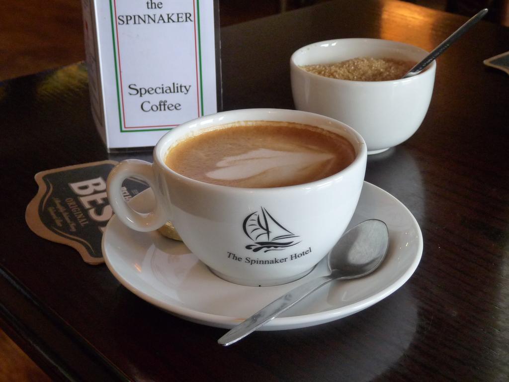 The Spinnaker Hotel Гурок Номер фото