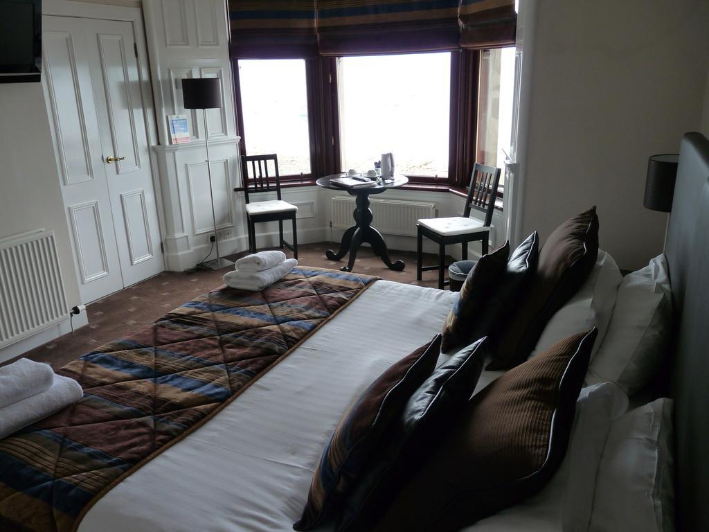 The Spinnaker Hotel Гурок Номер фото